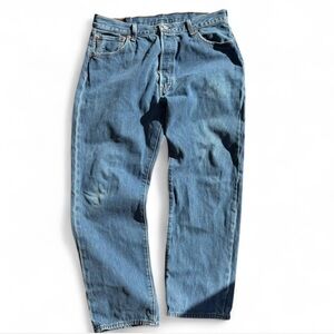 Men’s Levi’s 501 Medium Wash Denim Size 38x32 Straight Leg Denim